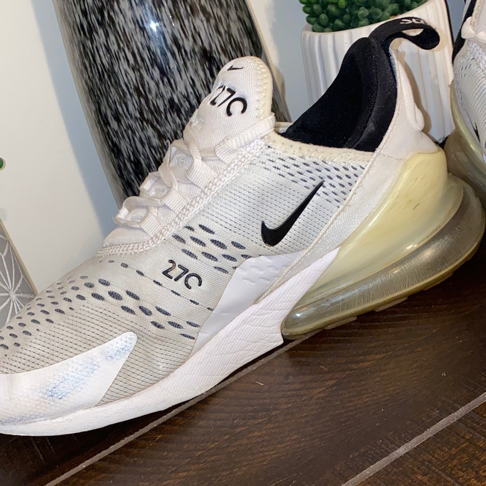 3/$60 Nike Air Max 270 White & Black Sneakers Size 9 - Picture 14 of 16